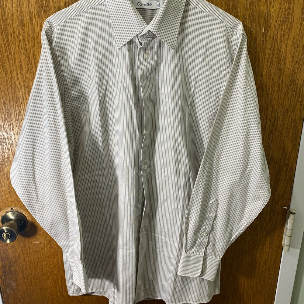 Calvin Klein Gray Dress Shirt Elegant Formal Wear. 100% cotton